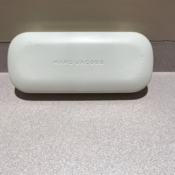 MARC JACOBS HARD EYEGLASSES CASE - Picture 2 of 4
